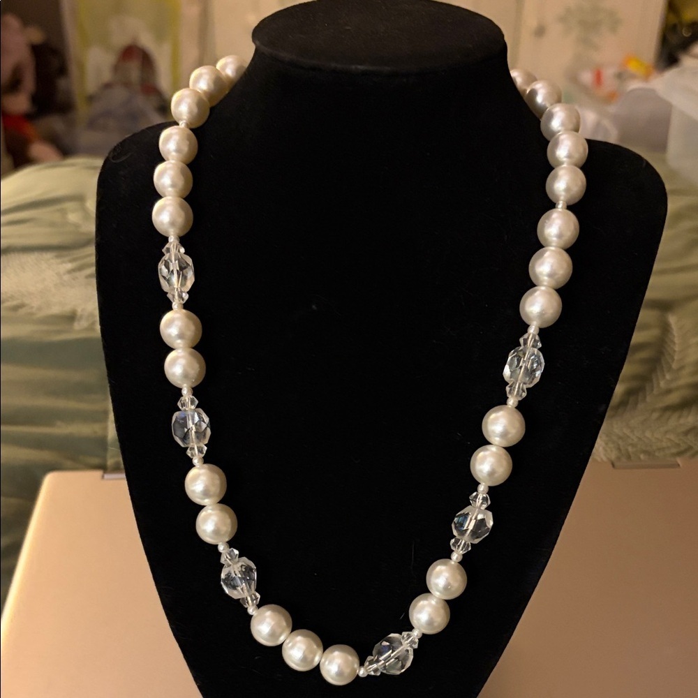 Vintage necklace 50’s Faux pearls and faceted aurora borealis crystal beads.10”